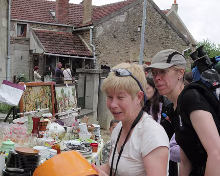 PXL070 profitant DES ACHATS INDISPENSABLES .......... 50 cts, c'est un peu cher, j'vais essayer d'négocier ;-))