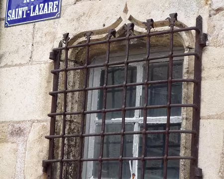 PXL095 Et que trouve-t-on rue St Lazare ????
