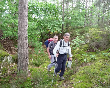 PXL012 Ah, ça y est, Didier a semble-t-il retrouvé ses petits cailloux et nous invite à le suivre