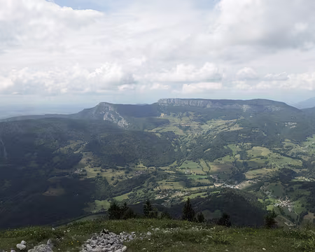IMG_5269 Panoramique, vers le nord-'ouest, Epernay et le Mont Outheran