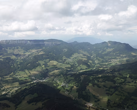 IMG_5271 Panoramique, du Mont Outheran au col du Granier