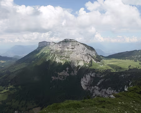 IMG_5273 Panoramique, au nord, le col du Granier et le Mont Granier.