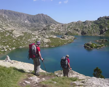 PXL042 ... sertis dans le granit.