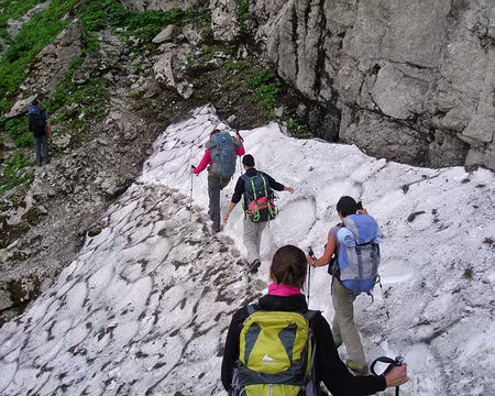 006 Traversée de névés résiduels.