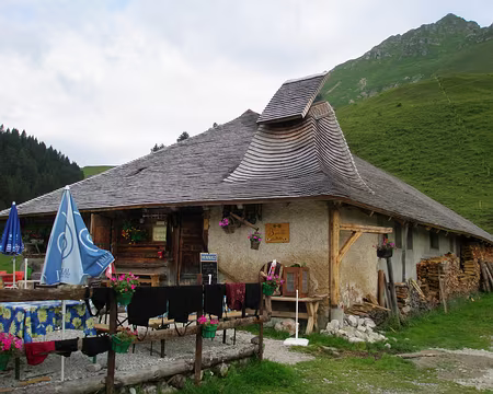 045 La charmante buvette des Moilles, hébergement du 2ème soir.