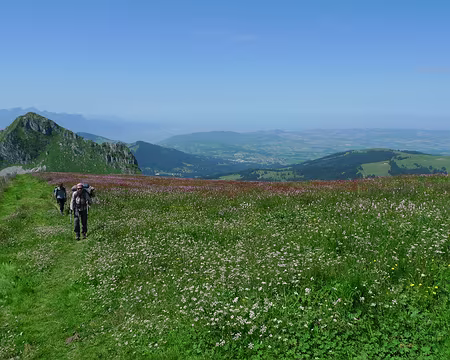 066 Entre le Teysachaux et le Moléson. Au loin, le lac Léman.