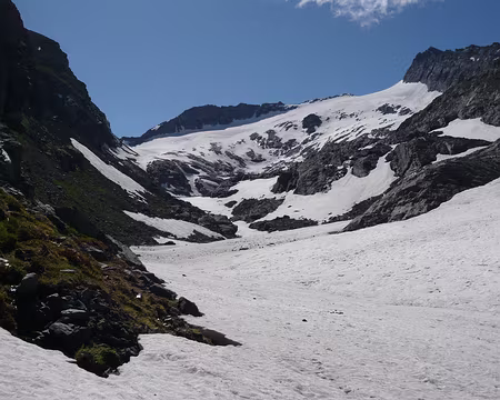 PXL018 Au fond à gauche le col d'Arnes, à droite la Pointe Marie.