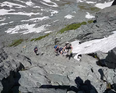 PXL019 Mais non c'est de la rando mais c'est escarpé !