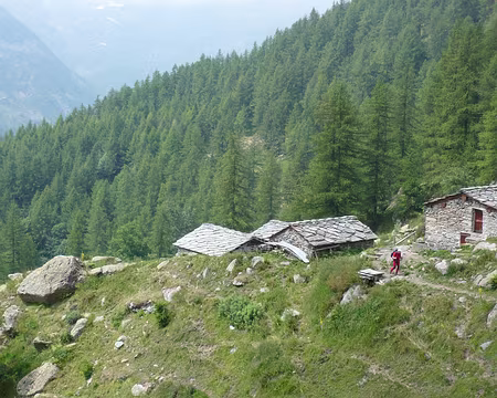 PXL035 Toits de lauzes traditionnels dans le Piémont