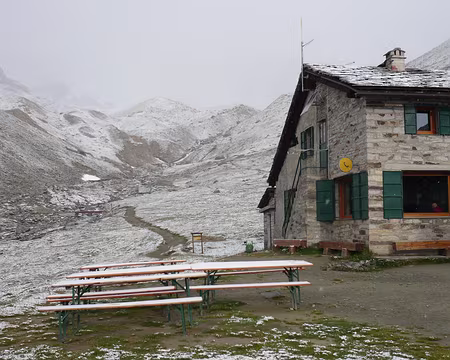 PXL124 Au refuge Vittorio Sella