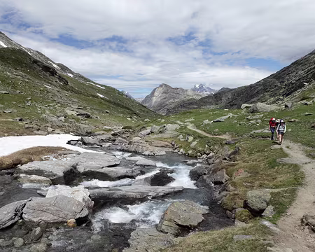 IMG_6050 Le long du ruisseau de Savine, en remontant le vallon du même nom