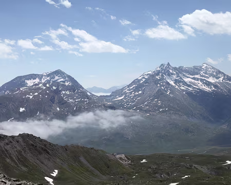 IMG_6386 Les nuages venus d'italie font leur chemin par le col du Petit Mont Cenis