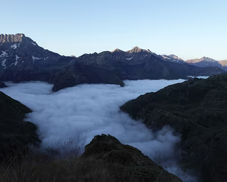 IMG_8197 ... et sur le Sirac, mer de nuages sur le Valgaudemar