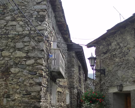 053 en passant par une voie peu fréquentée.