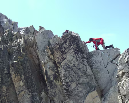 072 et avec élégance.