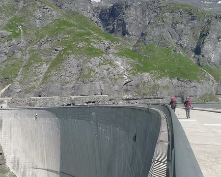 004 ... sur le barrage.