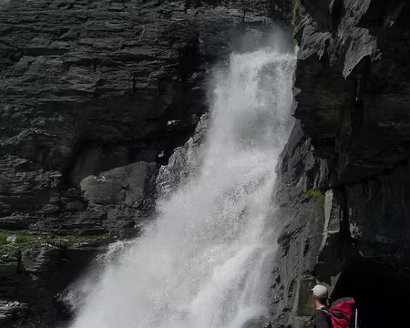 007 De grosses arrivées d'eau alimentent le lac.