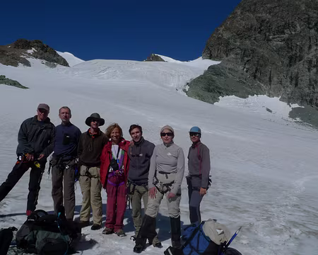 036 Derrière le col, nous regagnons la Suisse par le Haut Glacier d'Arolla.