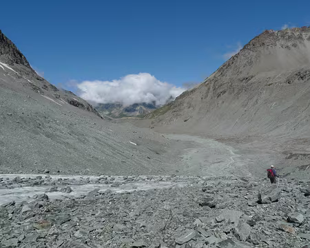 040 En aval du glacier.