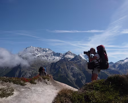 PXL003 Notre reporter et ses 7 kg de matériel, en pleine action