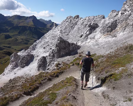 PXL016 Un terrain formé de gypse assez curieux sur toute cette crête