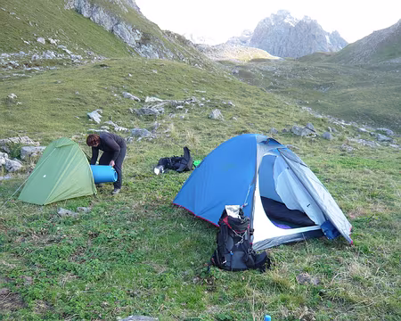 PXL019z752 Pendant le montage du camp
