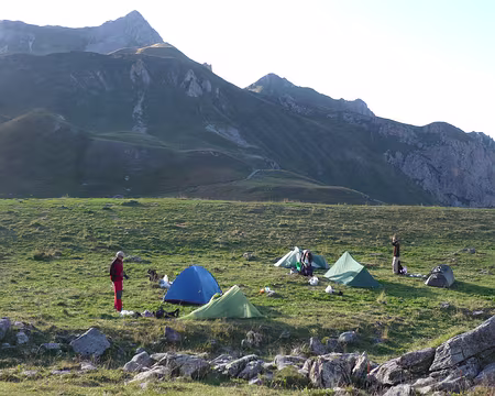 PXL024 Le camp commence à ressembler à quelque chose.