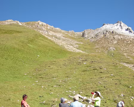 DSCN0503 Pause avant l'ascension du (petit) mont Blanc