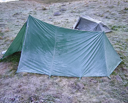 DSCN0512 Les tentes sont givrées