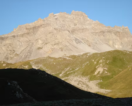 DSCN0513 Le soleil se lève sur l'aiguille du Fruit