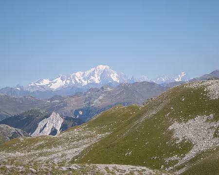 DSCN0522 Pause au col de Chanrouge avec vue sur le massif du Mont Blanc