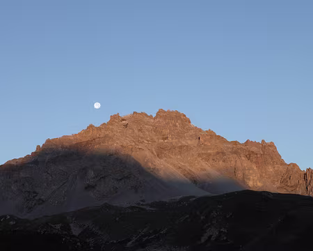 IMG_0529 Lever de soleil et pleine lune sur l'Aiguille du Fruit