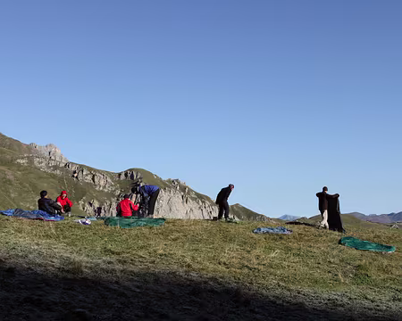 IMG_0533 Dégivrage et séchage des tentes aux premiers rayons de soleil