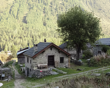 IMG_2039 Hameau de la Poya