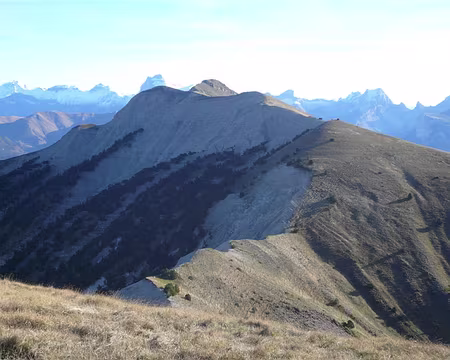 06 Depuis le sommet de la Pare, vue sur la crête allant à la Toussière.