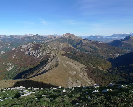 11 Du sommet de la Toussière, vue sur le Jocou, objectif du 3ème jour.