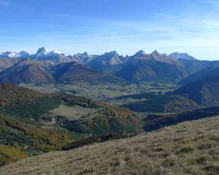 17 Jolie vue sur la plaine du Trièves et sur les sommets blanchis du Dévoluy.