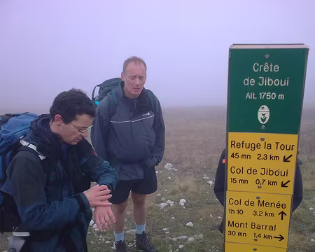 48 Brouillard et vent fort sur la crête de Jiboui (recalons l'altimètre...).