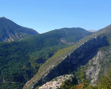 PXL027 Au dessus de La Croix sur Roudoule