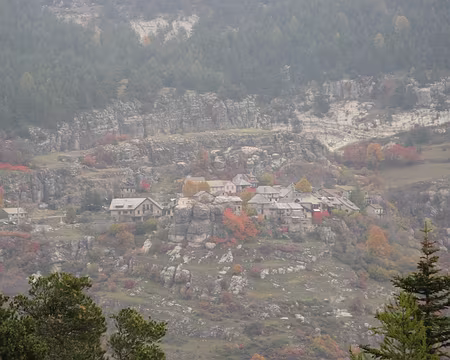 111 J7 - De la Colle Saint-Michel à Peyresq et Thorame-Haute Gare - Peyresq