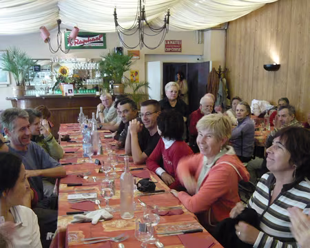 PXL014 Mais nous on attend le casse-croute de pied ferme !