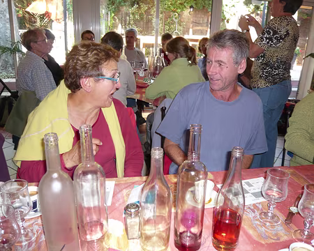 PXL023 Normal qu'ils chahutent avec tout ce qu'ils ont bu.