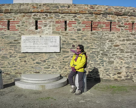 DSCN0941 Les fortifications de Vauban gachees par l'art moderne.