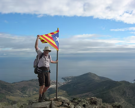 DSCN0975 Tout de suite on hisse le drapeau catalan.