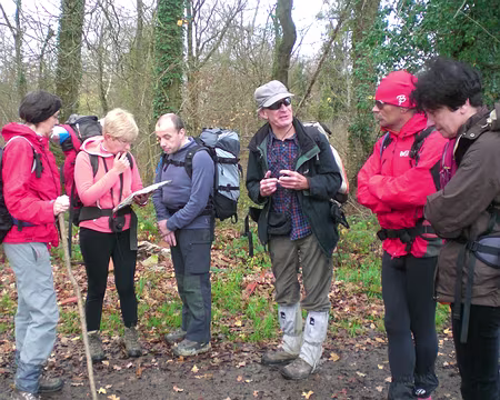 PXL025 L'heure est grave ... où aller ?