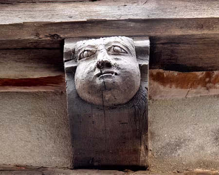 PXL025 Le propriétaire...pas souriant !