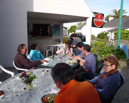 PXL121 Dîner en plein air chez Colette