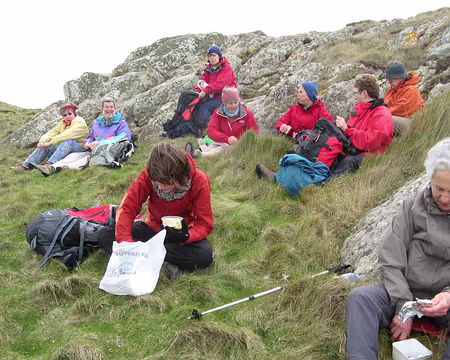 Ouessant Avril 2010 051 Pique nique venté