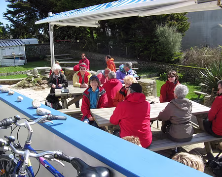 Ouessant Avril 2010 126 L'après rando au soleil