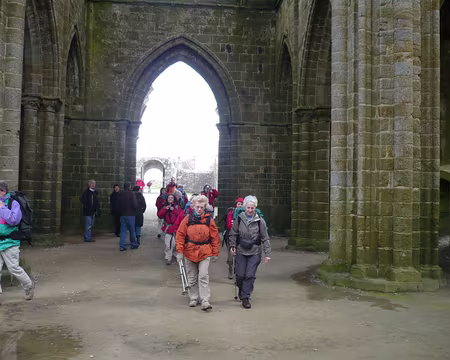 P1060016 L'abbaye de la pointe de Saint-Matthieu